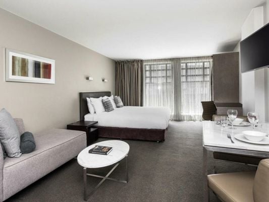 Mantra Collins Hotel