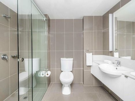 Mantra Collins Hotel