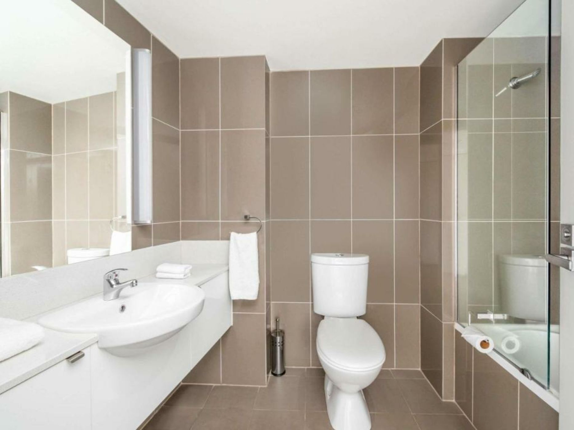 Mantra Collins Hotel