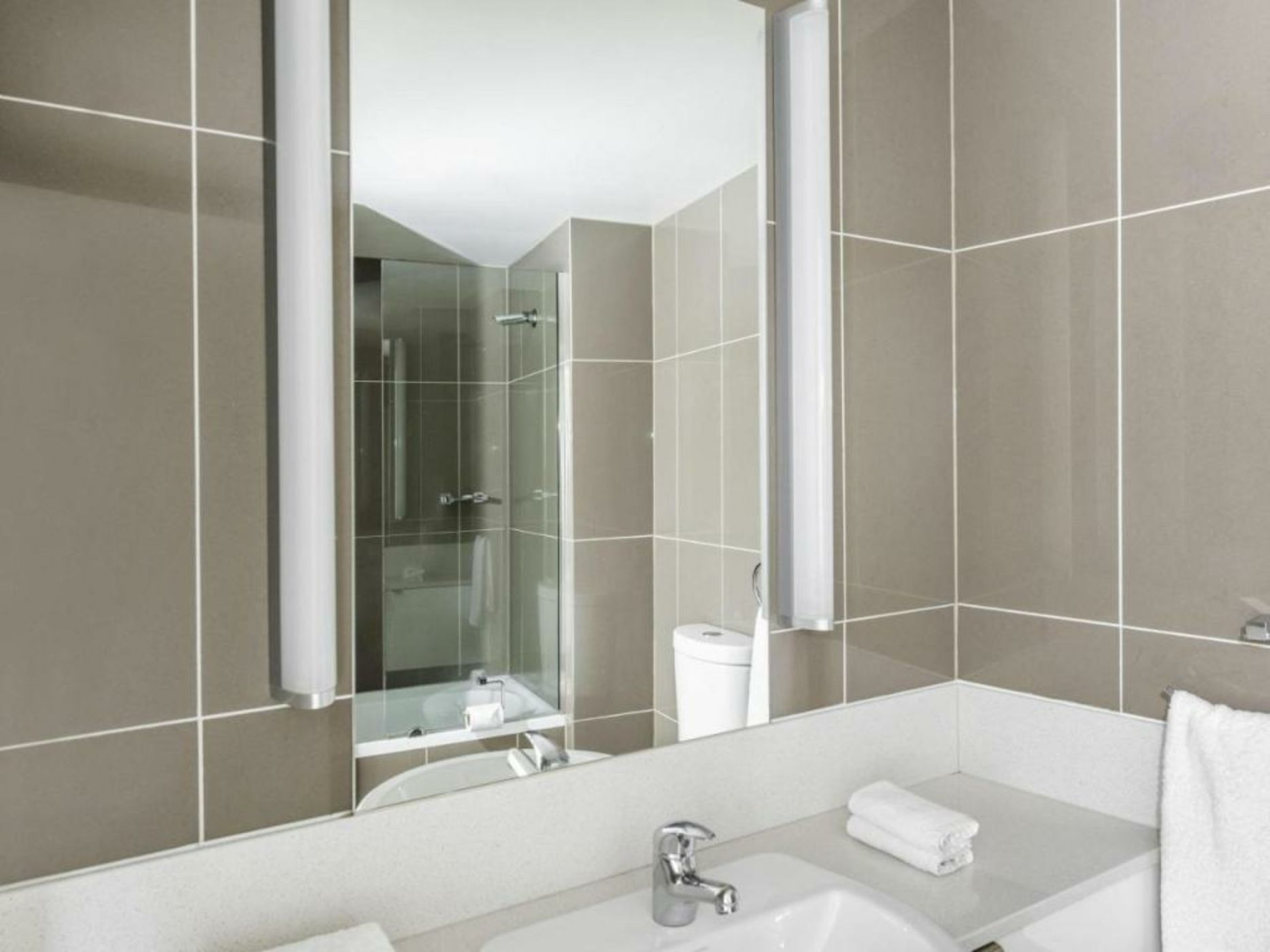 Mantra Collins Hotel