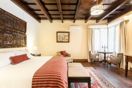 Pensativo House Hotel