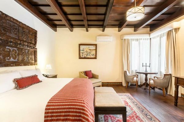 Pensativo House Hotel