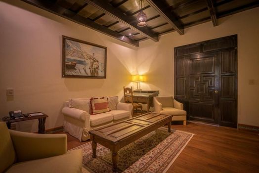 Pensativo House Hotel