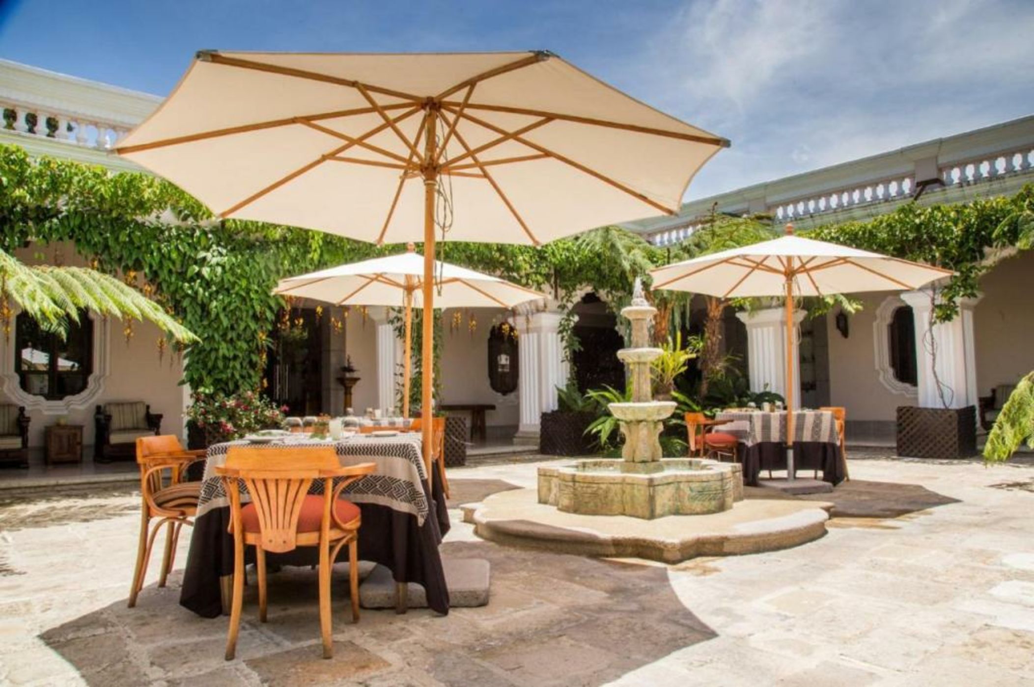 Pensativo House Hotel