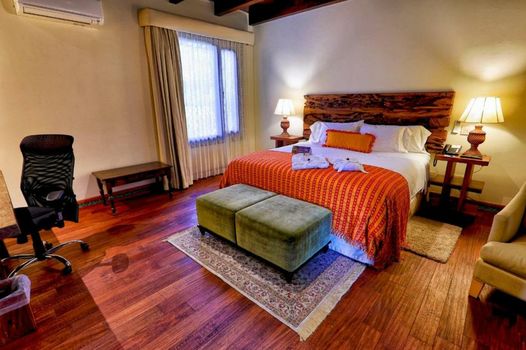 Pensativo House Hotel