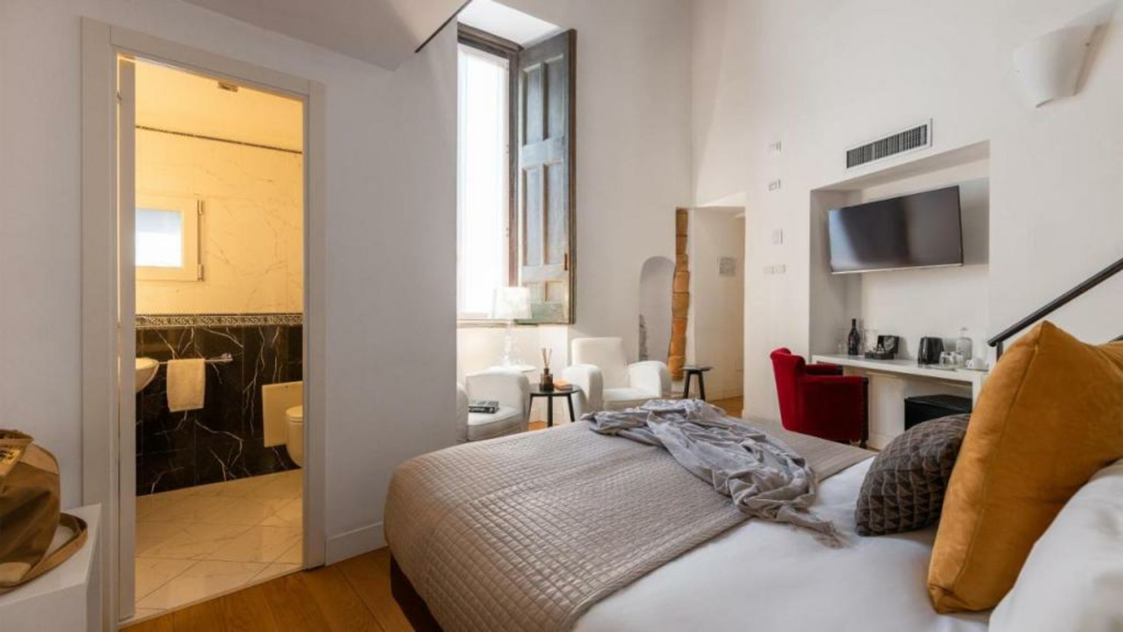 Santa Chiara Boutique Hotel