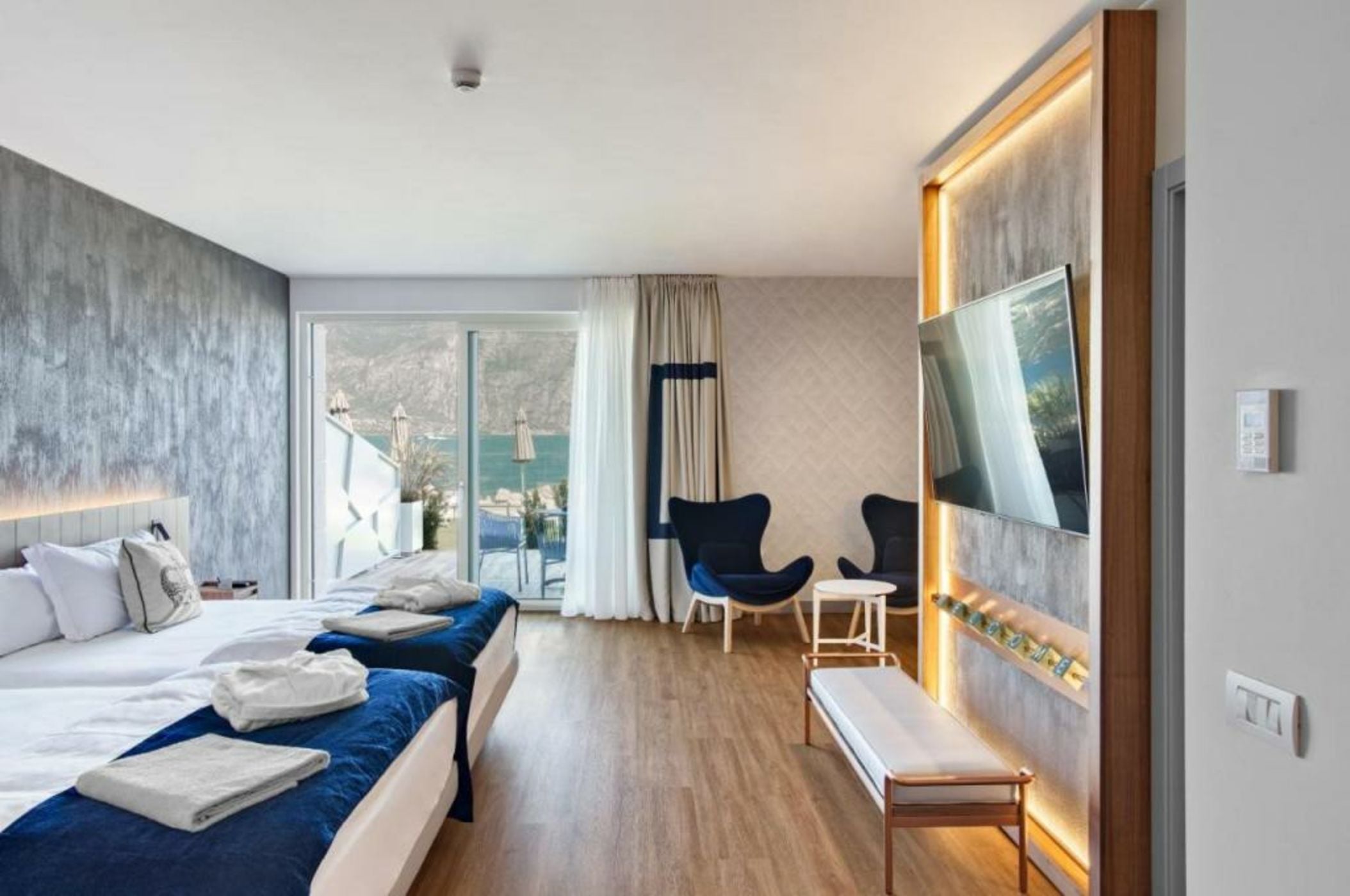 Hotel Castello Lake Front