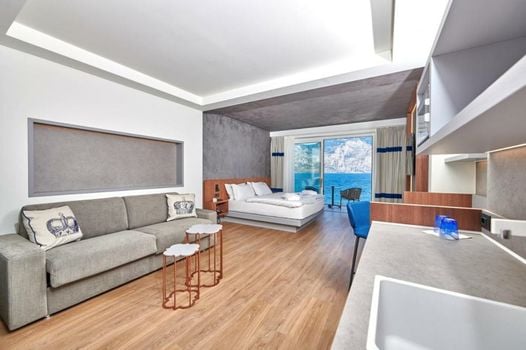 Hotel Castello Lake Front