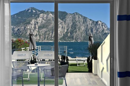 Hotel Castello Lake Front