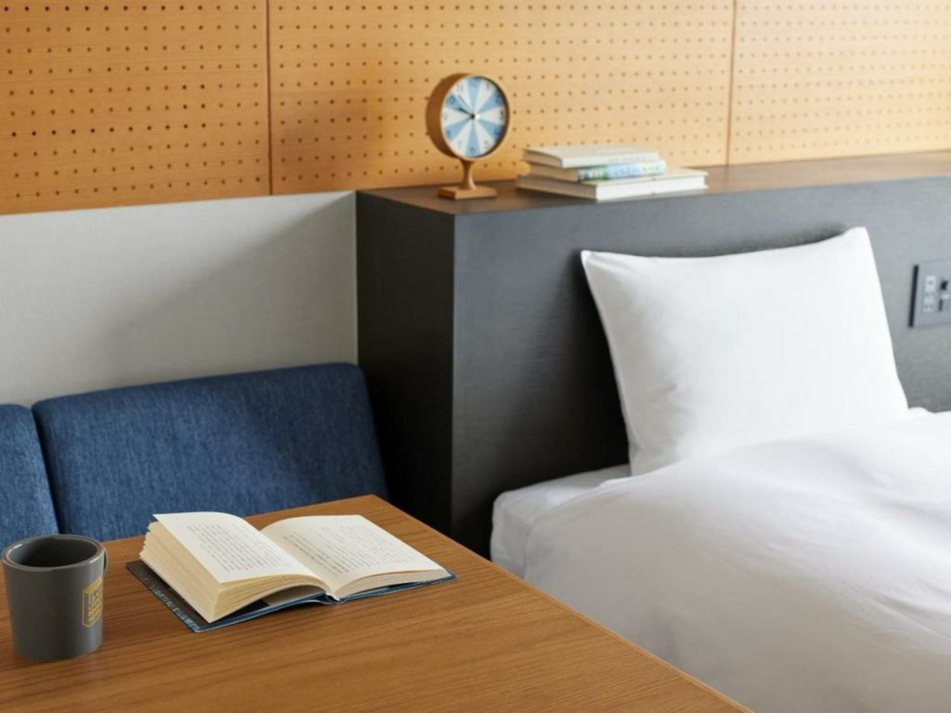 LAMP LIGHT BOOKS HOTEL fukuoka