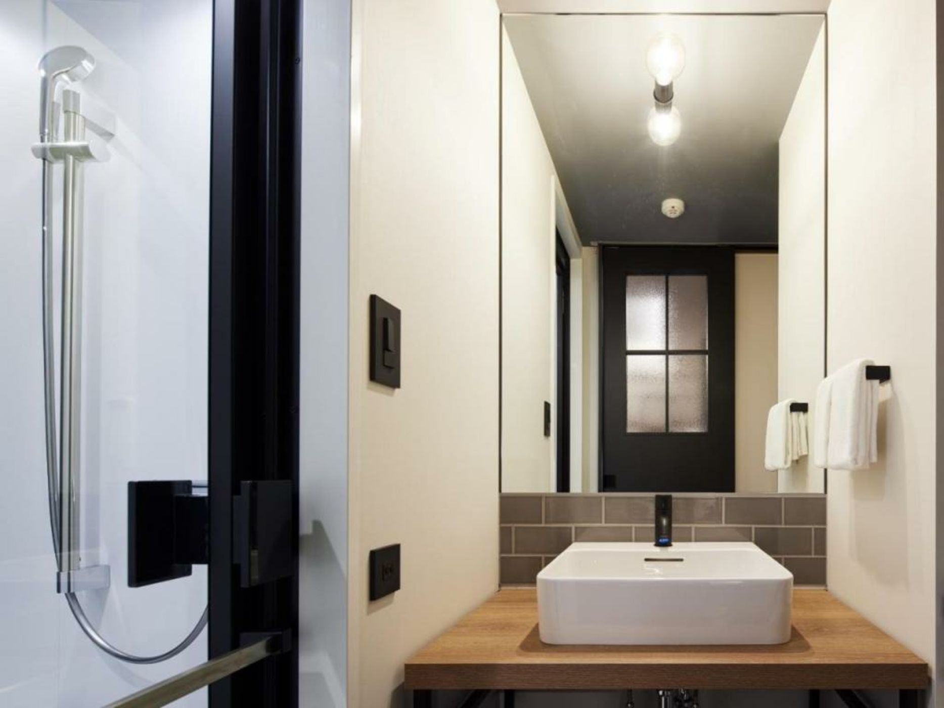 LAMP LIGHT BOOKS HOTEL fukuoka