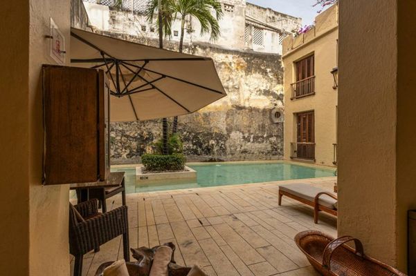 Ananda Hotel Boutique