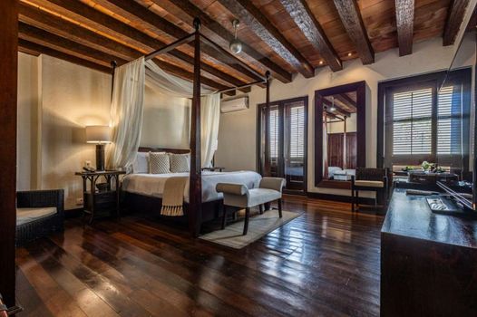 Ananda Hotel Boutique