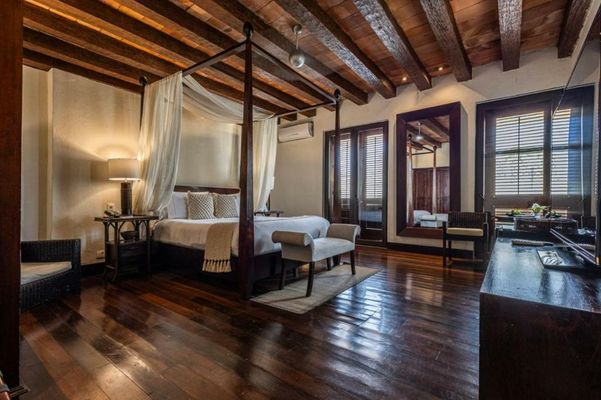 Ananda Hotel Boutique