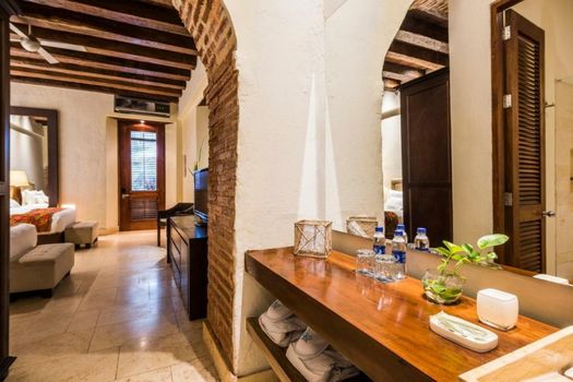 Ananda Hotel Boutique