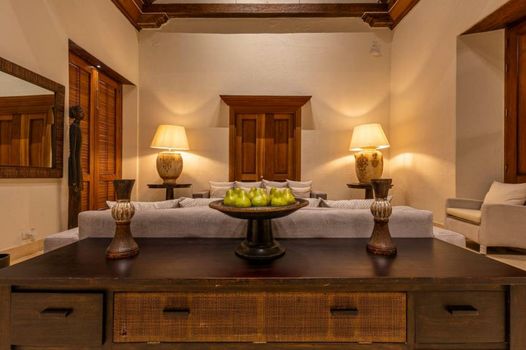 Ananda Hotel Boutique