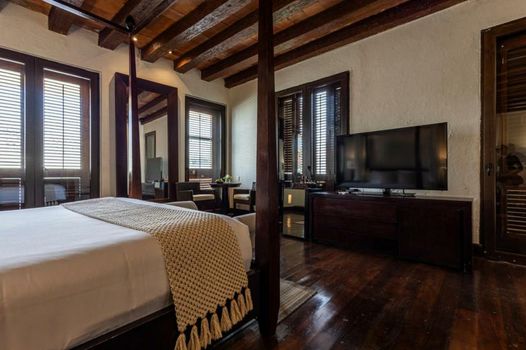 Ananda Hotel Boutique