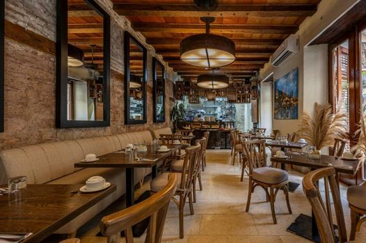 Ananda Hotel Boutique