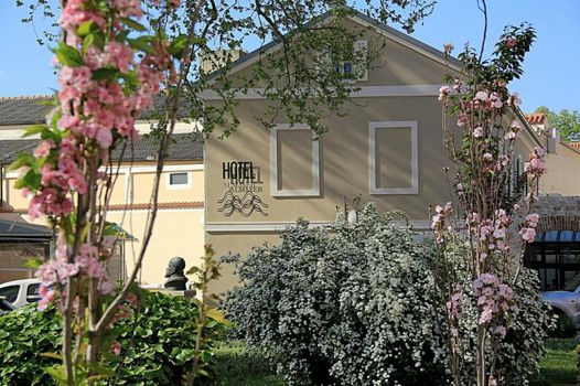 Almayer Art & Heritage Adults Only Hotel and Dépendance rooms