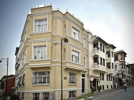 Hotel Sari Konak