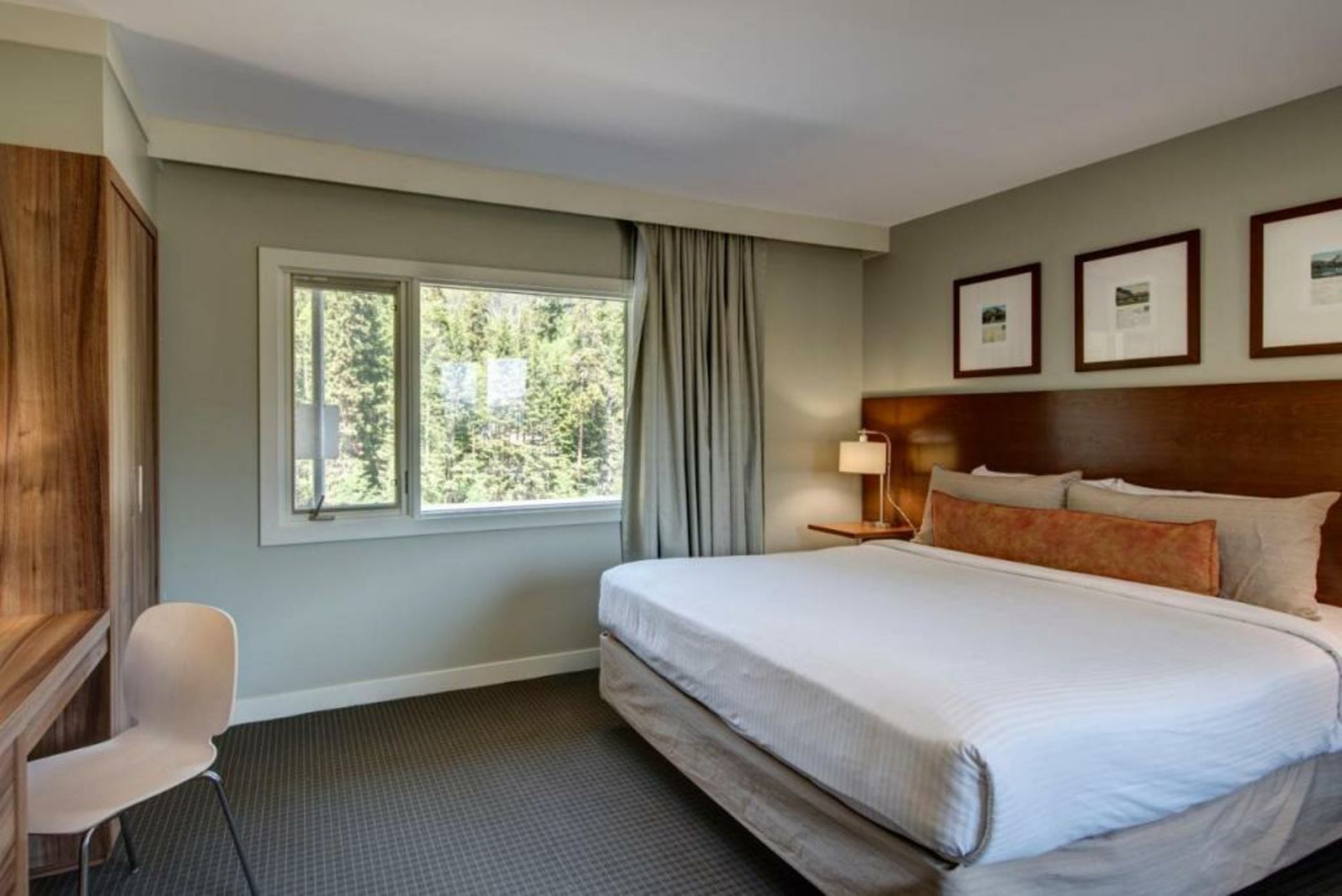 The Juniper Hotel & Bistro