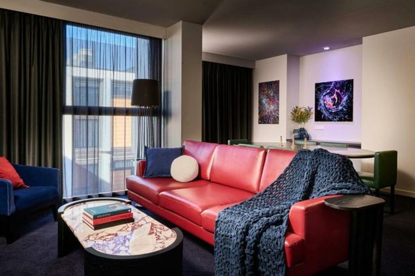 Midnight Hotel, Autograph Collection