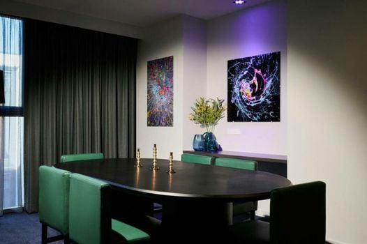 Midnight Hotel, Autograph Collection