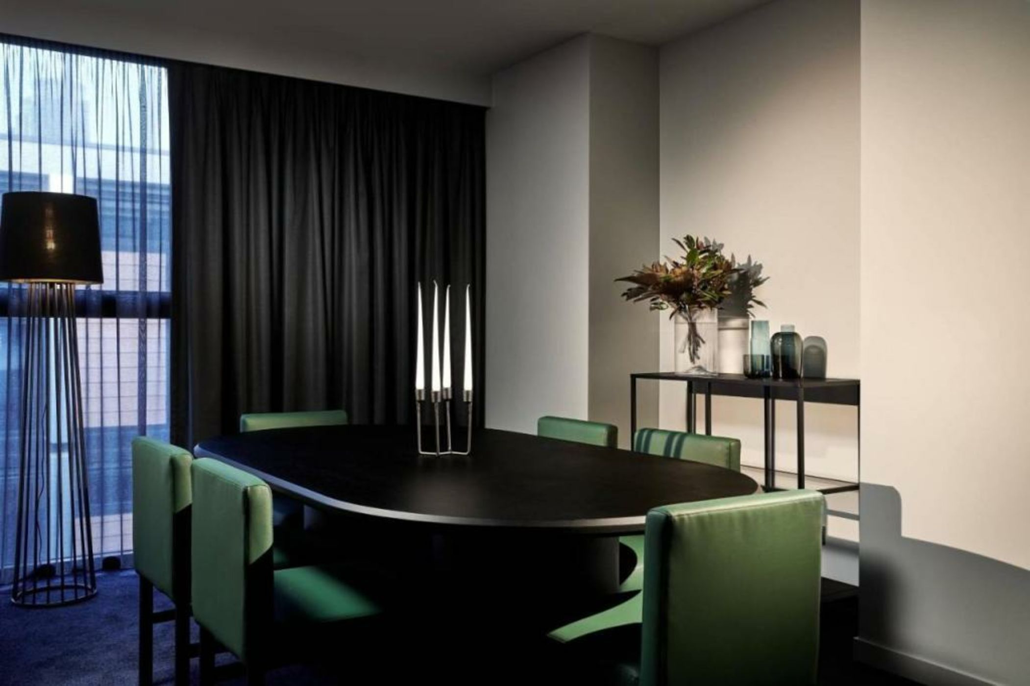 Midnight Hotel, Autograph Collection