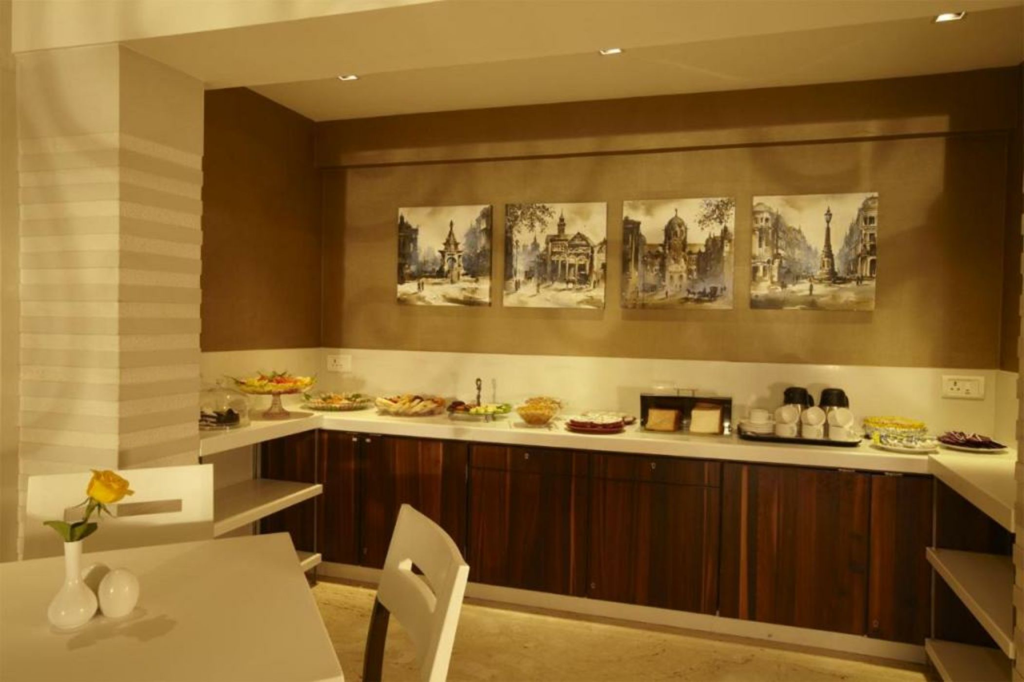 Hotel Bawa Continental