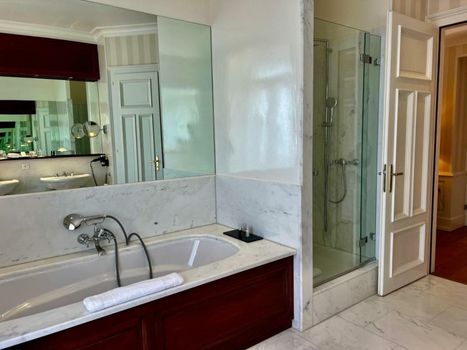 Hôtel Des Trois Couronnes & Spa - The Leading Hotels of the World