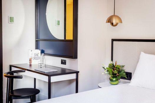 Brady Hotels Jones Lane