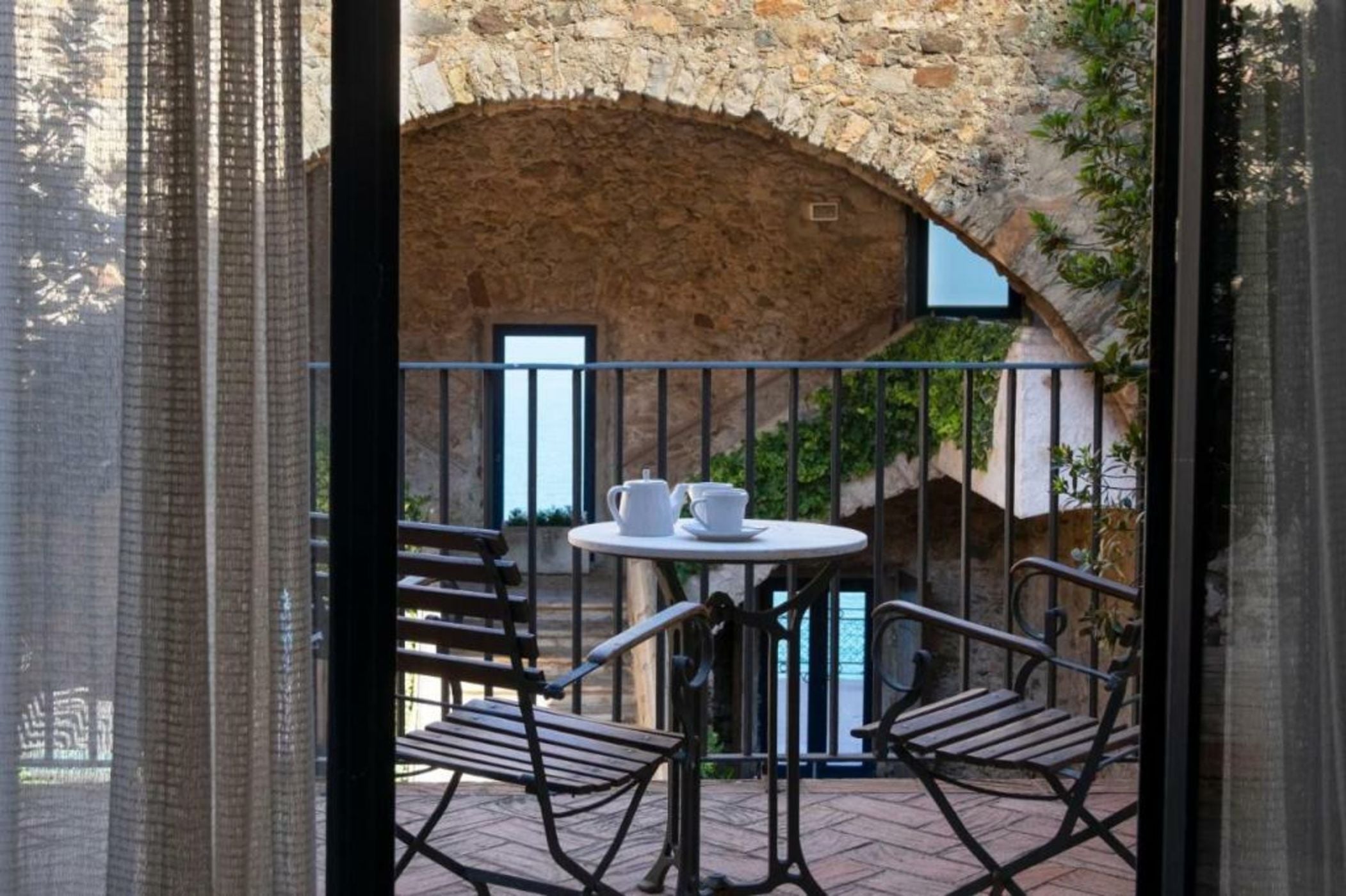 El Far Hotel Restaurant