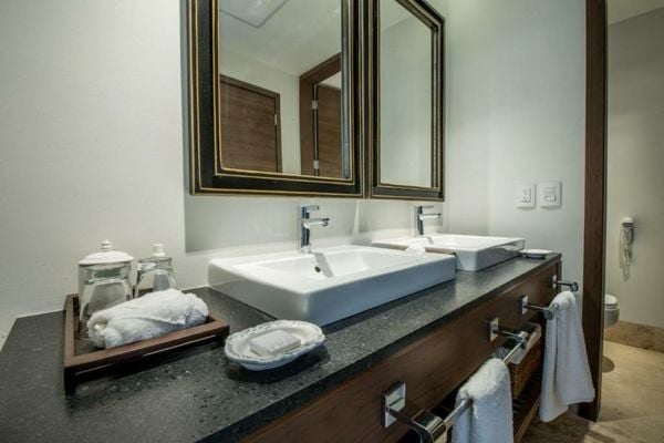 Square Small Luxury Hotel - Nuevo Consulado