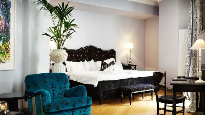 Dorsia Hotel & Restaurant