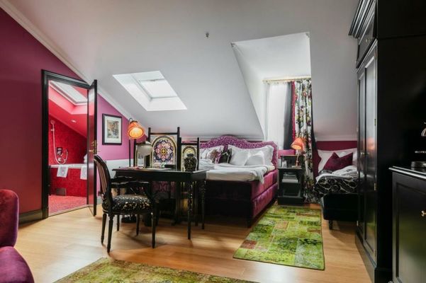 Dorsia Hotel & Restaurant