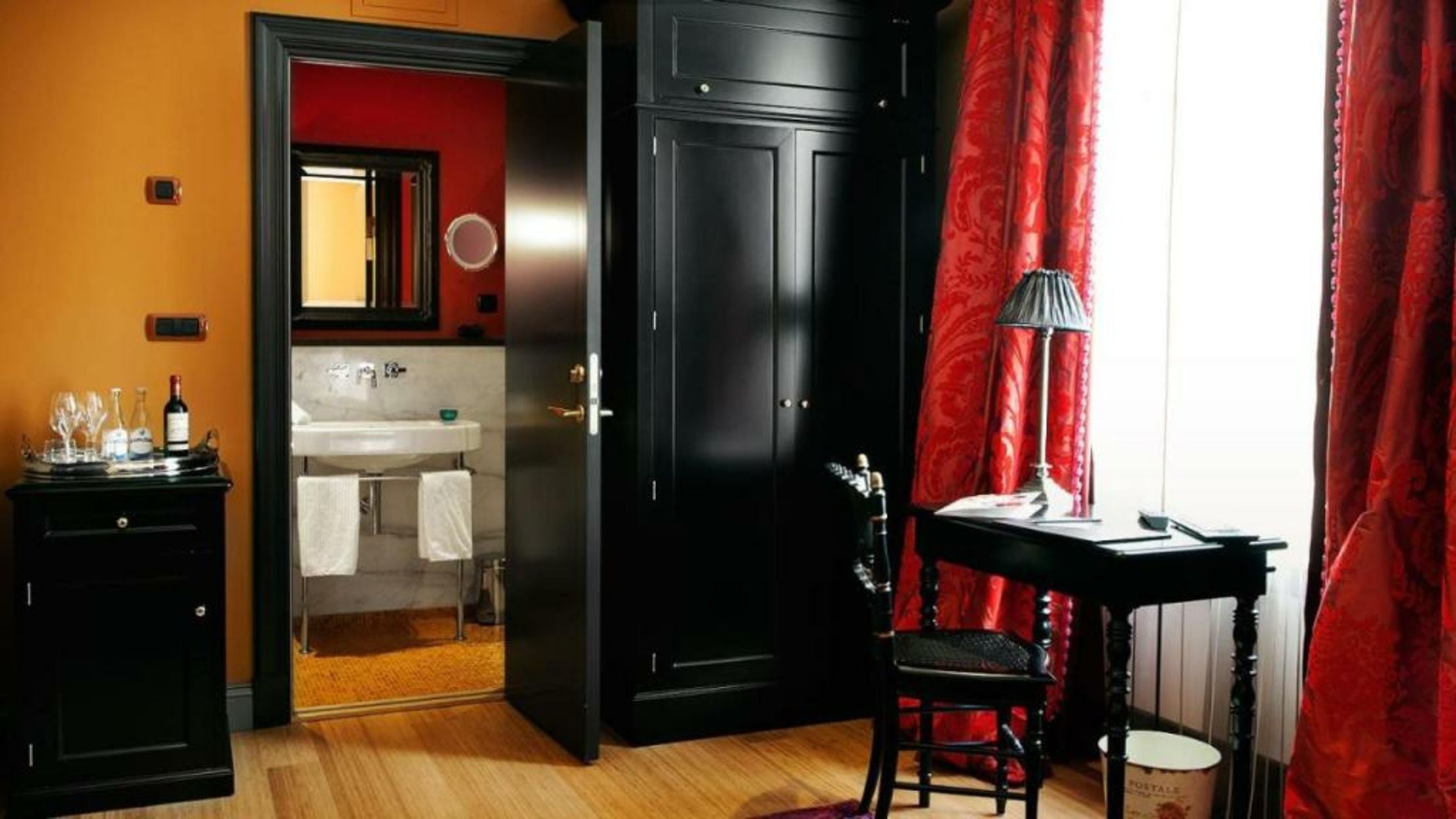 Dorsia Hotel & Restaurant