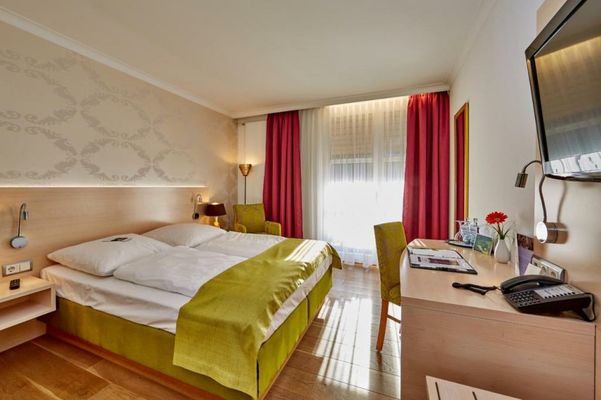 Hotel am Badersee