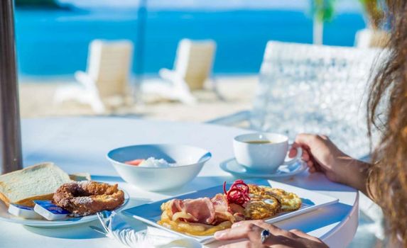 Muri Beach Club Hotel