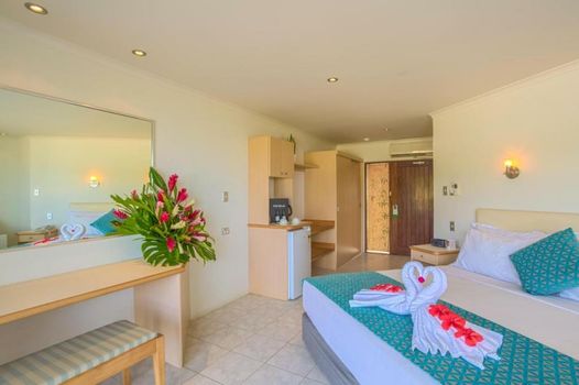 Muri Beach Club Hotel