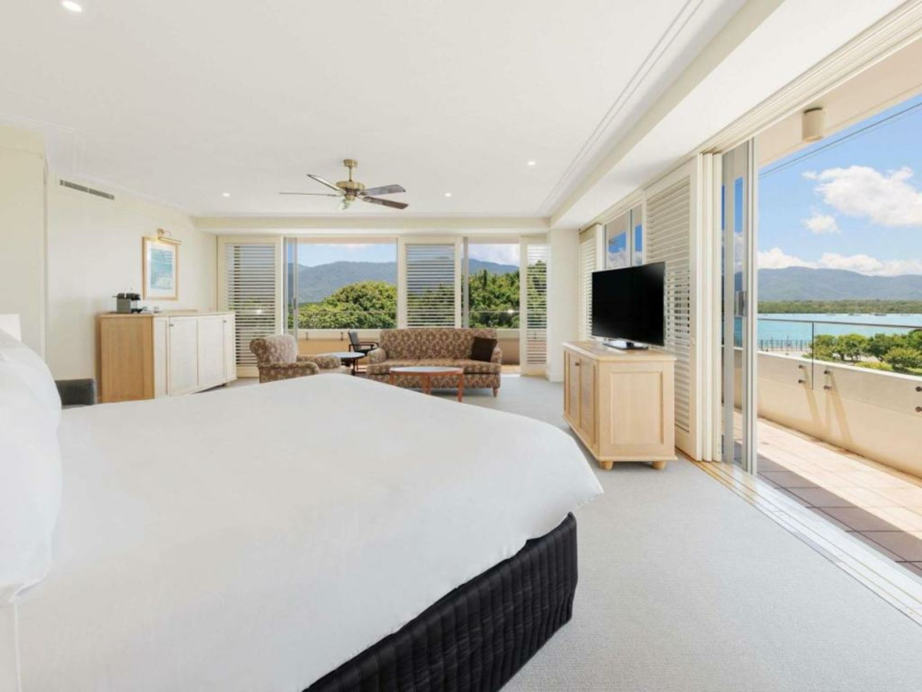 Pullman Reef Hotel Casino