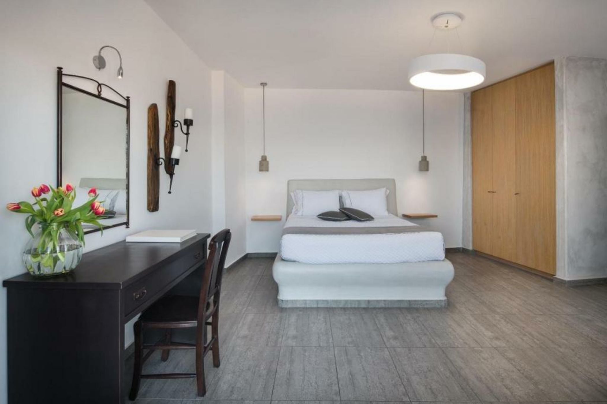 Apanemo Hotel & Suites