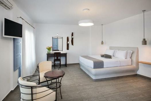 Apanemo Hotel & Suites