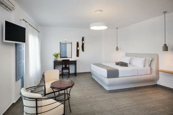 Apanemo Hotel & Suites