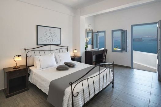 Apanemo Hotel & Suites