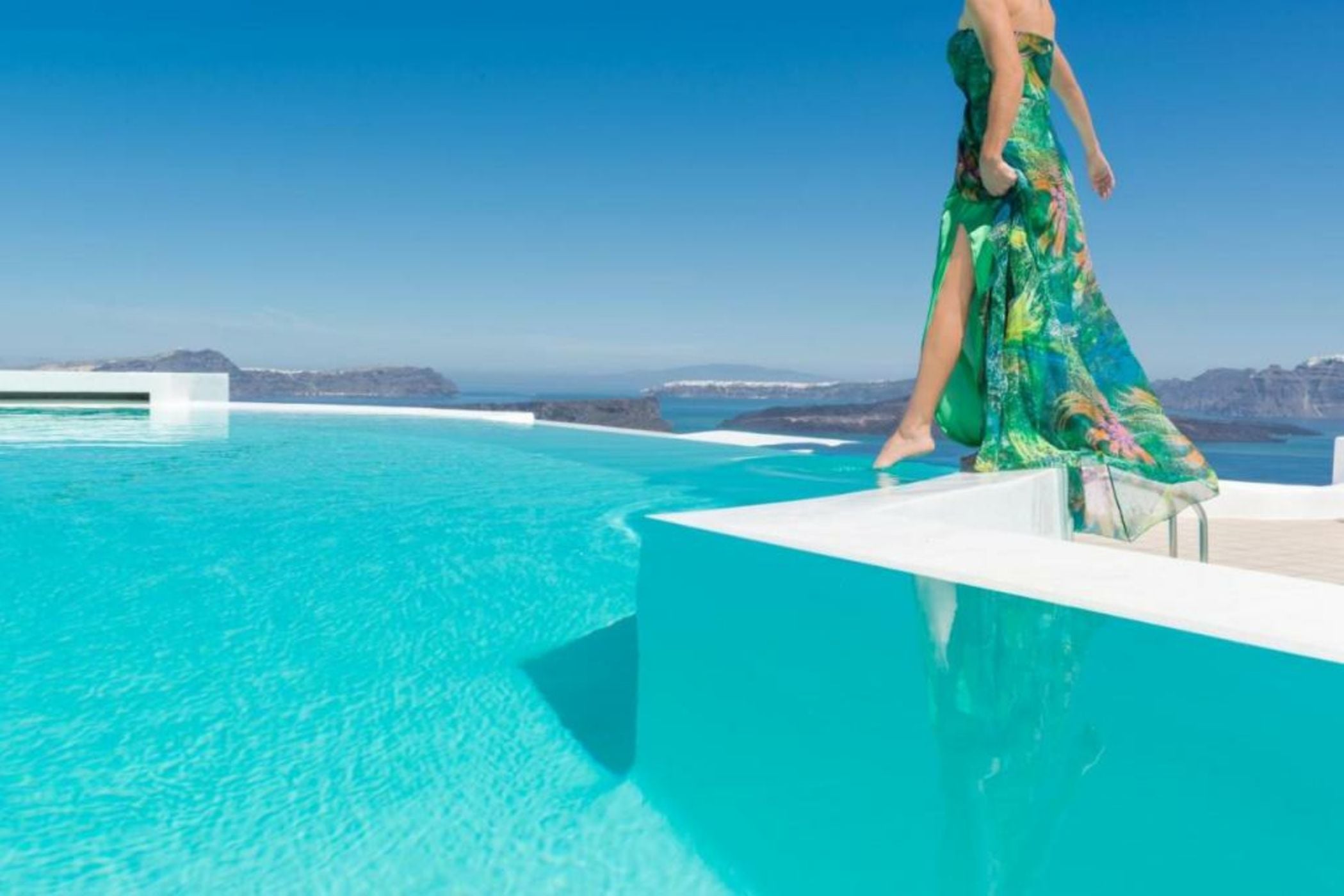 Apanemo Hotel & Suites