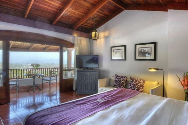 Alta Las Palomas Hotel