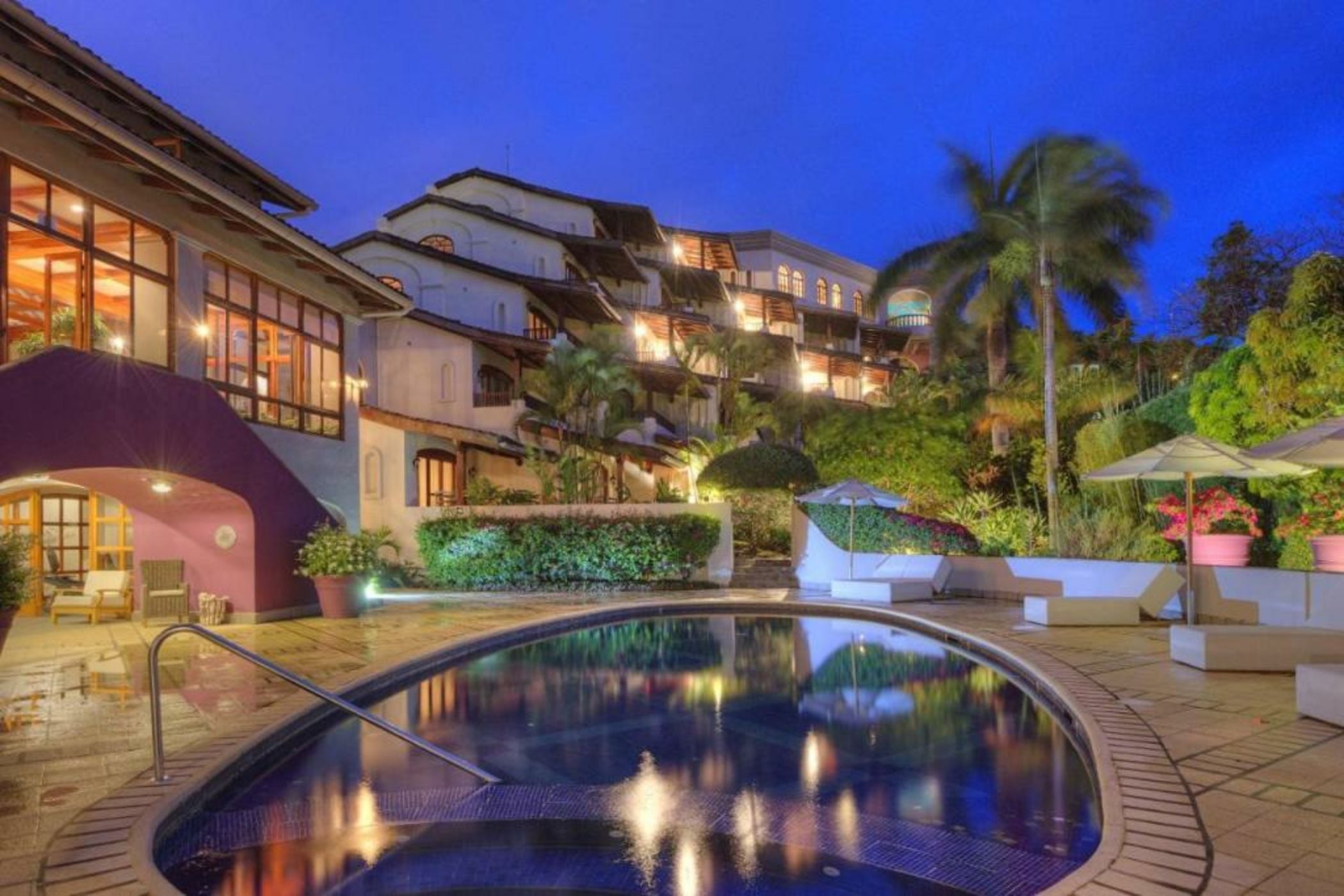 Alta Las Palomas Hotel