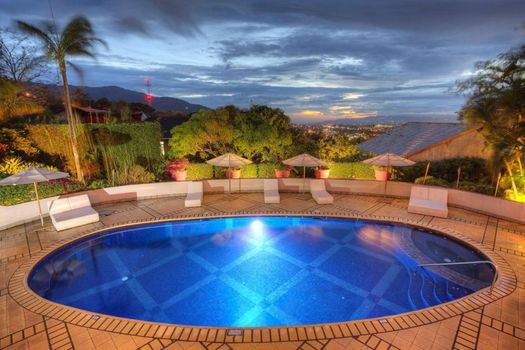 Alta Las Palomas Hotel