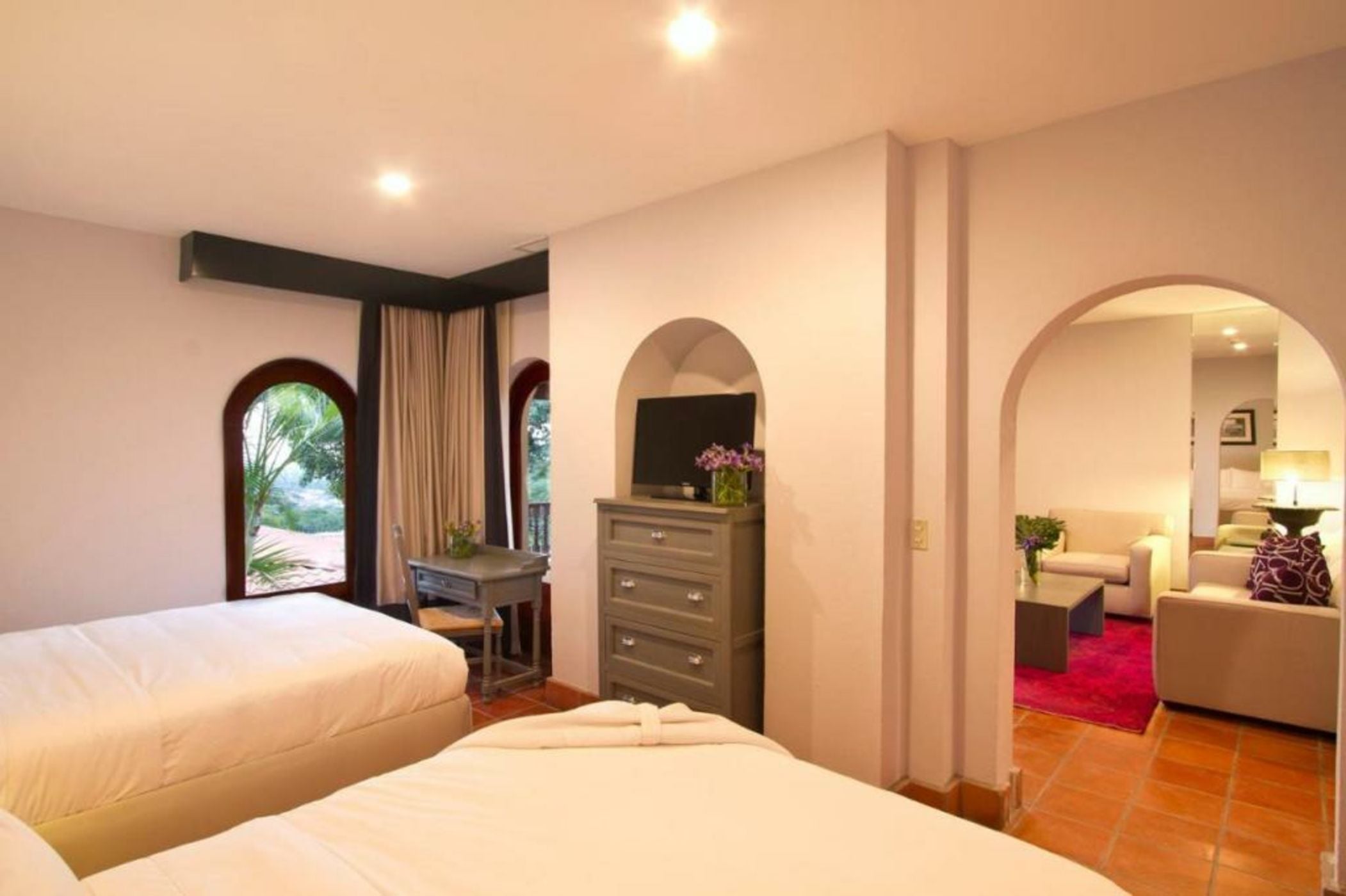 Alta Las Palomas Hotel