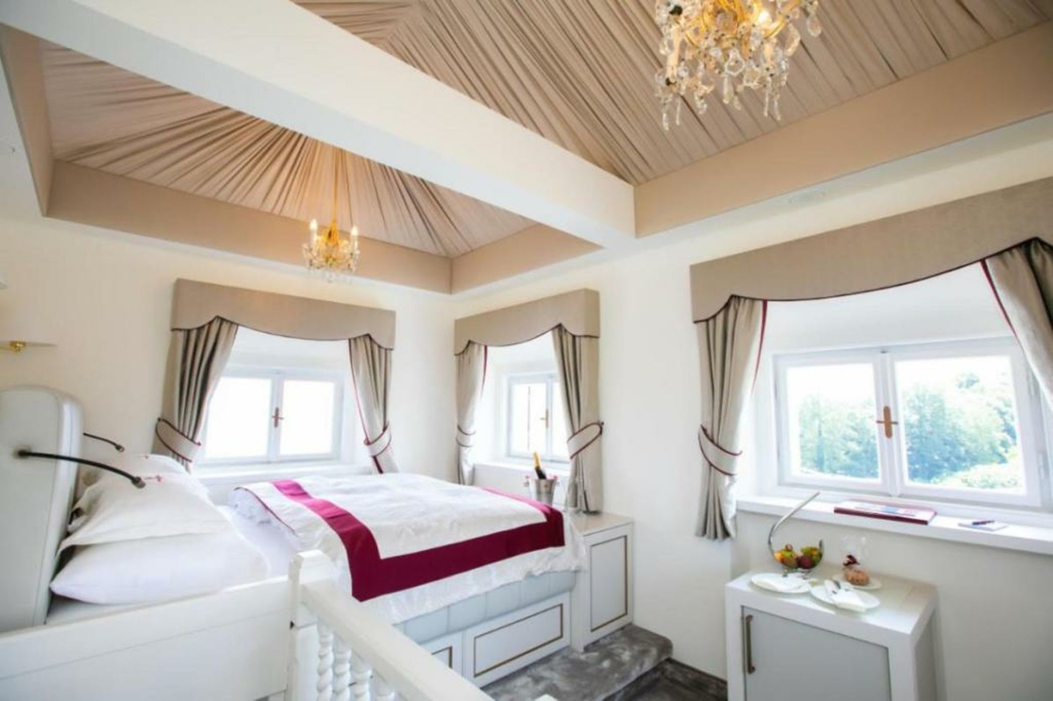 Hotel Schloss Mönchstein